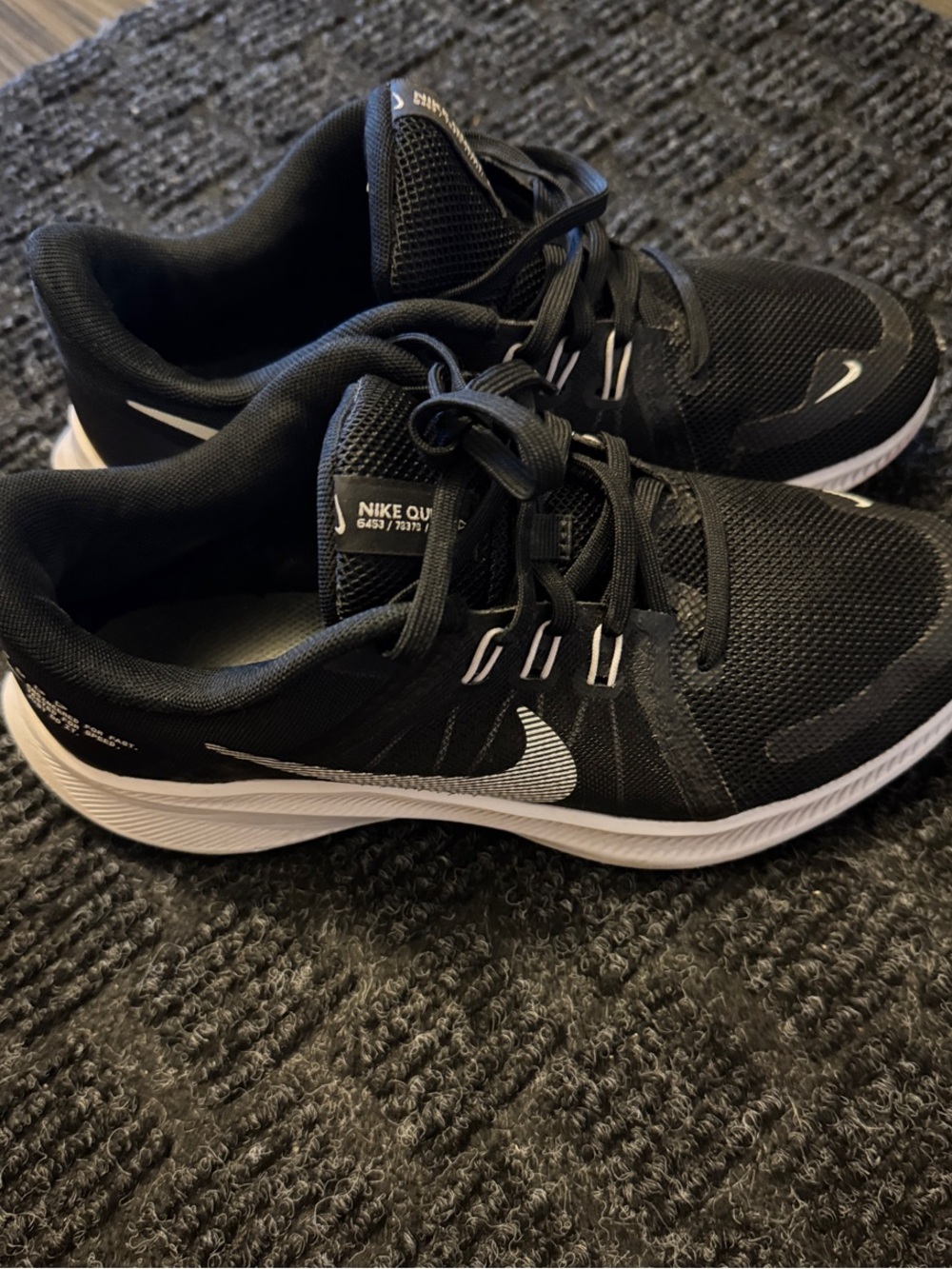 Nike Black and White Womens’s Athletic Running Shoes